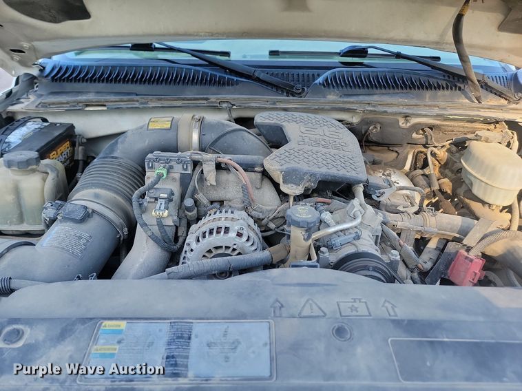 image for item LQ9099 2006 Chevrolet Silverado 2500HD  Ext. Cab utility bed pickup truck