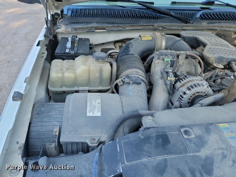 image for item LQ9099 2006 Chevrolet Silverado 2500HD  Ext. Cab utility bed pickup truck