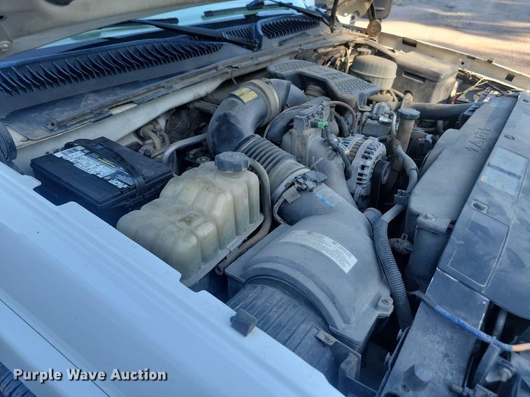 image for item LQ9099 2006 Chevrolet Silverado 2500HD  Ext. Cab utility bed pickup truck