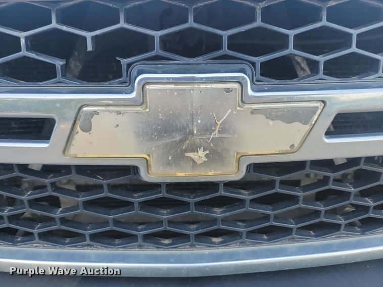 image for item LQ9099 2006 Chevrolet Silverado 2500HD  Ext. Cab utility bed pickup truck