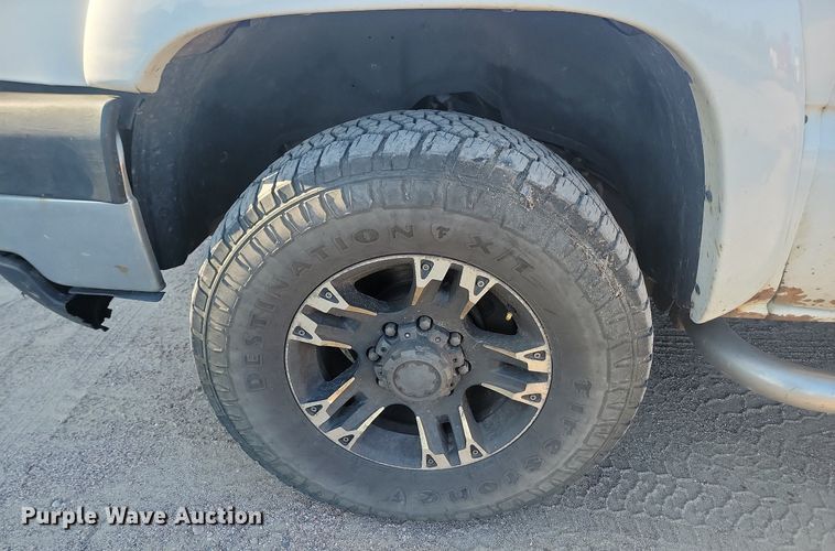 image for item LQ9099 2006 Chevrolet Silverado 2500HD  Ext. Cab utility bed pickup truck