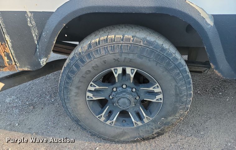 image for item LQ9099 2006 Chevrolet Silverado 2500HD  Ext. Cab utility bed pickup truck