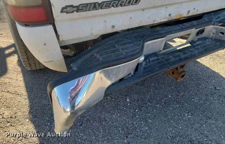 image for item LQ9100 2001 Chevrolet Silverado 2500HD  Crew Cab pickup truck