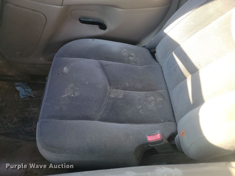 image for item LQ9100 2001 Chevrolet Silverado 2500HD  Crew Cab pickup truck