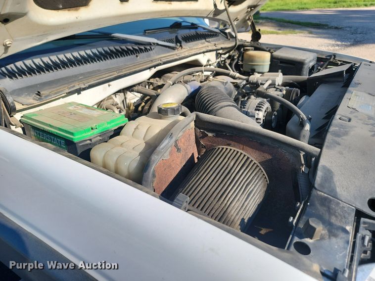 image for item LQ9100 2001 Chevrolet Silverado 2500HD  Crew Cab pickup truck