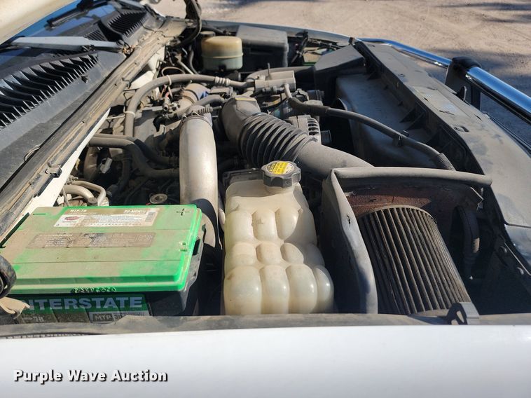 image for item LQ9100 2001 Chevrolet Silverado 2500HD  Crew Cab pickup truck