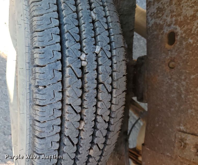 image for item LQ9100 2001 Chevrolet Silverado 2500HD  Crew Cab pickup truck