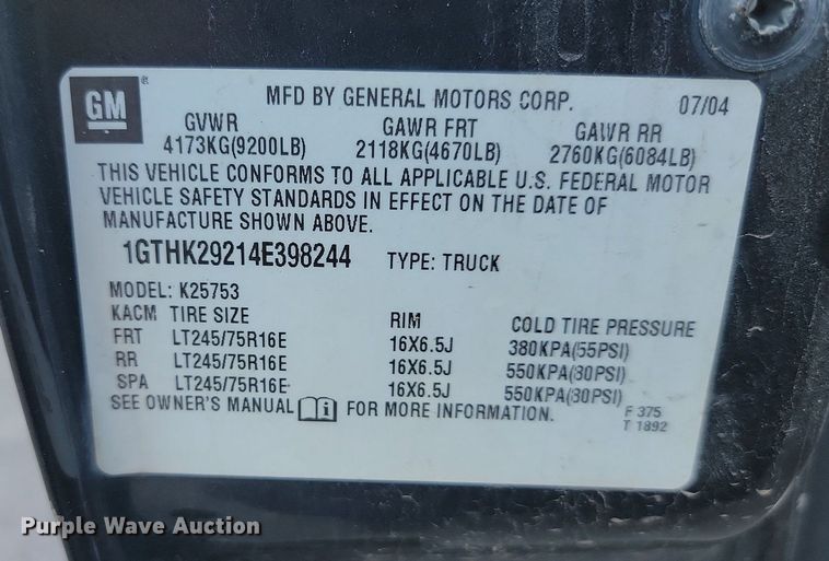 image for item LQ9101 2004 GMC Sierra 2500HD  Ext. Cab flatbed pickup truck