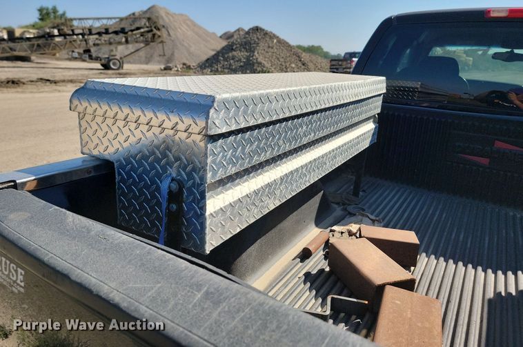 image for item LQ9103 2002 Chevrolet Silverado 2500HD  Ext. Cab pickup truck