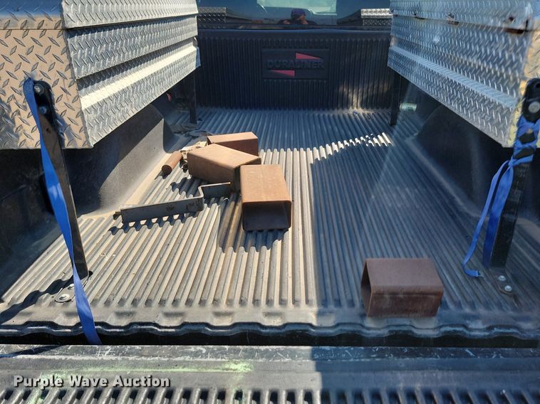 image for item LQ9103 2002 Chevrolet Silverado 2500HD  Ext. Cab pickup truck