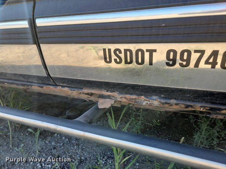 image for item LQ9103 2002 Chevrolet Silverado 2500HD  Ext. Cab pickup truck