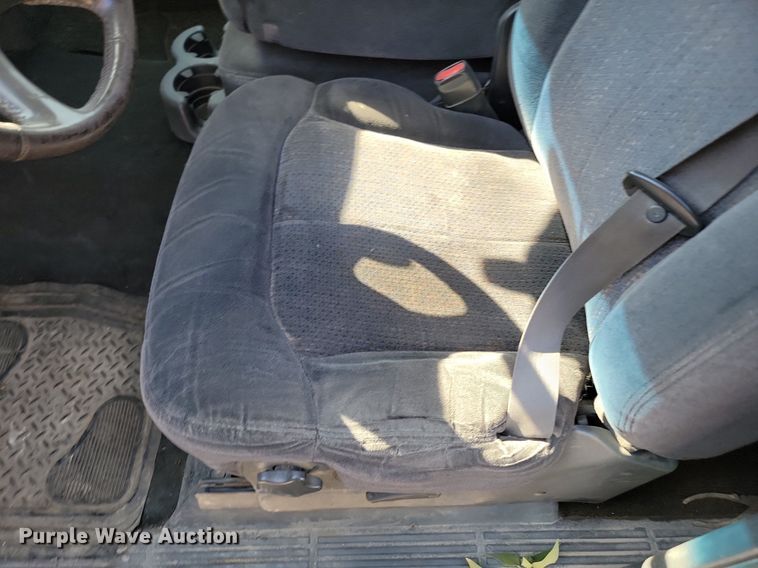 image for item LQ9103 2002 Chevrolet Silverado 2500HD  Ext. Cab pickup truck