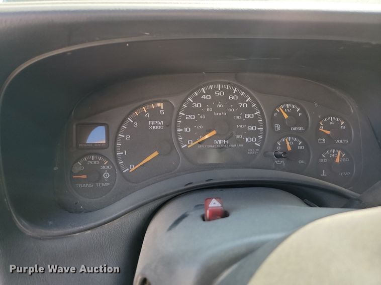 image for item LQ9103 2002 Chevrolet Silverado 2500HD  Ext. Cab pickup truck