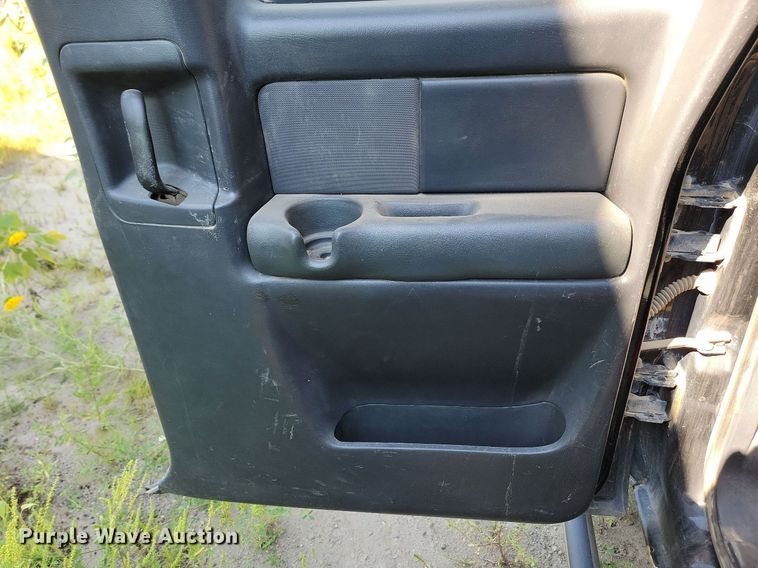 image for item LQ9103 2002 Chevrolet Silverado 2500HD  Ext. Cab pickup truck