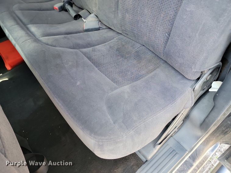 image for item LQ9103 2002 Chevrolet Silverado 2500HD  Ext. Cab pickup truck