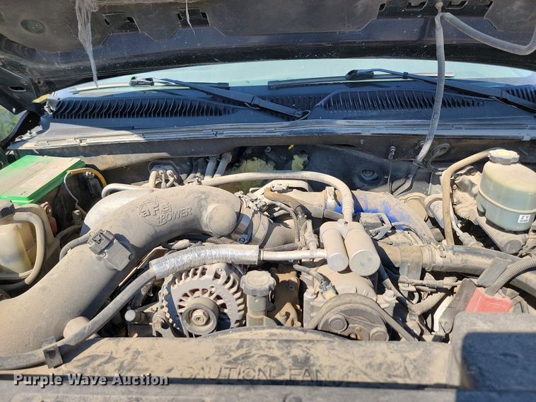 image for item LQ9103 2002 Chevrolet Silverado 2500HD  Ext. Cab pickup truck