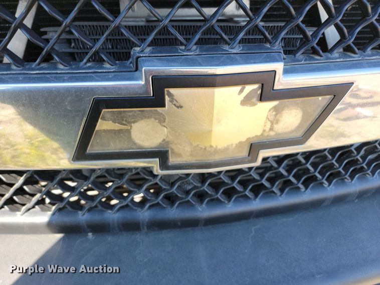 image for item LQ9103 2002 Chevrolet Silverado 2500HD  Ext. Cab pickup truck