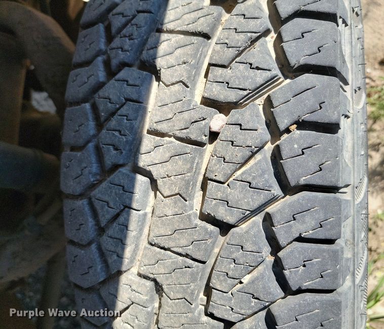 image for item LQ9103 2002 Chevrolet Silverado 2500HD  Ext. Cab pickup truck