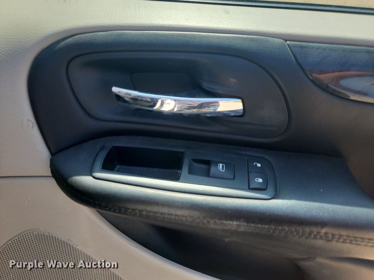 image for item LQ9224 2014 Dodge Grand Caravan  van