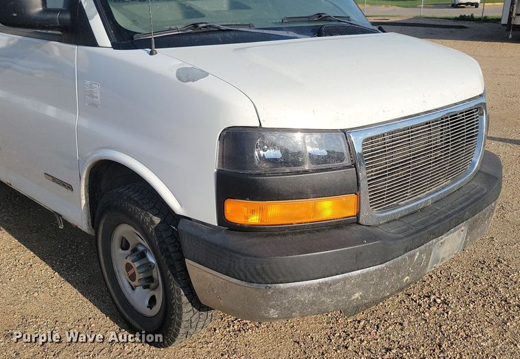 image for item LQ9233 2006 GMC 2500 Savana  van
