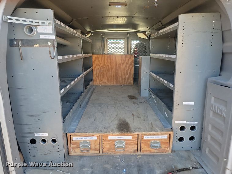 image for item LQ9233 2006 GMC 2500 Savana  van