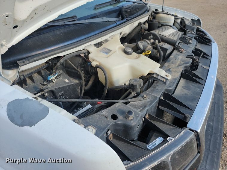 image for item LQ9233 2006 GMC 2500 Savana  van