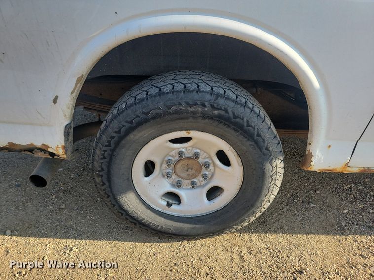 image for item LQ9233 2006 GMC 2500 Savana  van