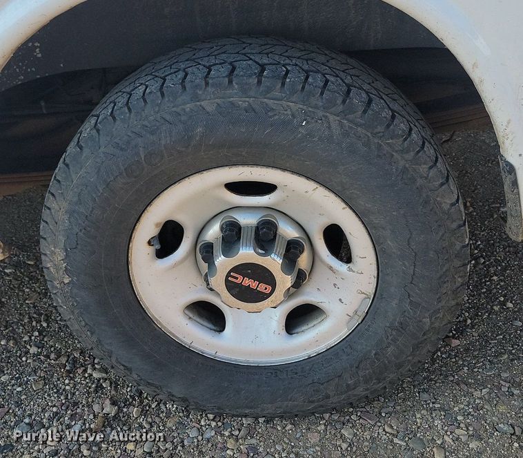 image for item LQ9233 2006 GMC 2500 Savana  van