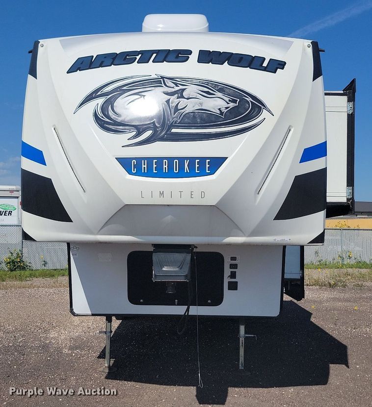 image for item LQ9235 2019 Artic Wolf 295QSL875  camper