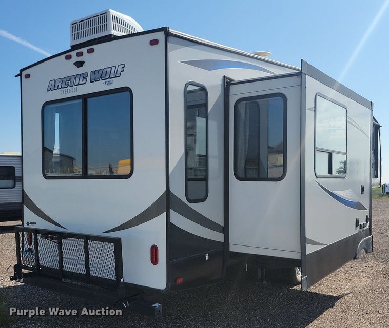 image for item LQ9235 2019 Artic Wolf 295QSL875  camper