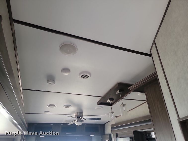 image for item LQ9235 2019 Artic Wolf 295QSL875  camper