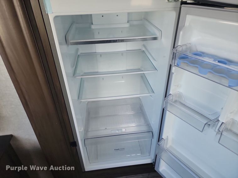 image for item LQ9235 2019 Artic Wolf 295QSL875  camper