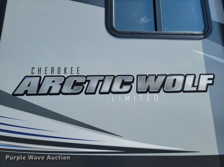 image for item LQ9235 2019 Artic Wolf 295QSL875  camper