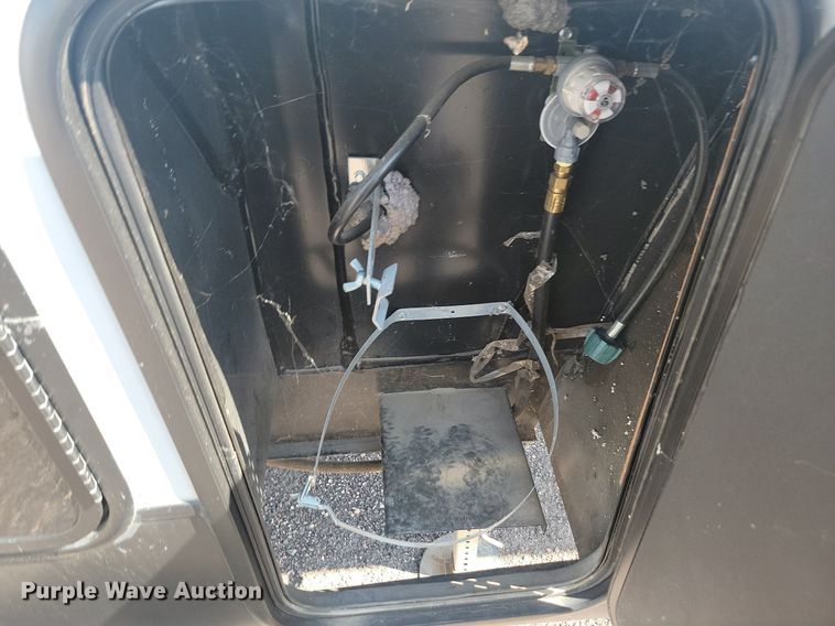 image for item LQ9235 2019 Artic Wolf 295QSL875  camper