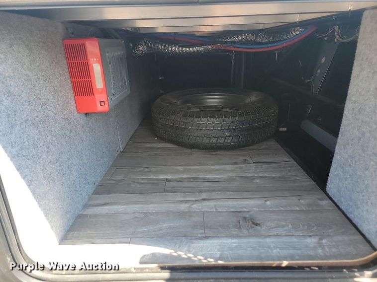 image for item LQ9235 2019 Artic Wolf 295QSL875  camper