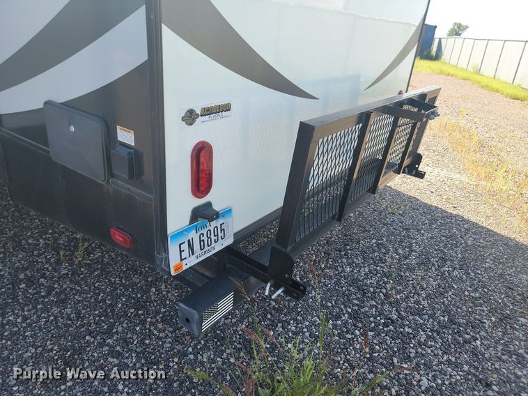 image for item LQ9235 2019 Artic Wolf 295QSL875  camper