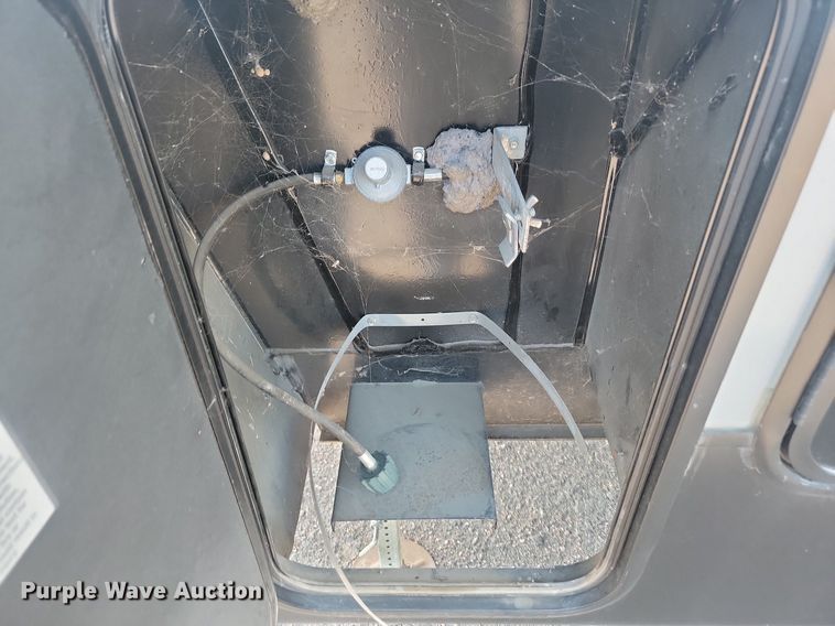 image for item LQ9235 2019 Artic Wolf 295QSL875  camper