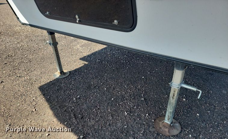 image for item LQ9235 2019 Artic Wolf 295QSL875  camper