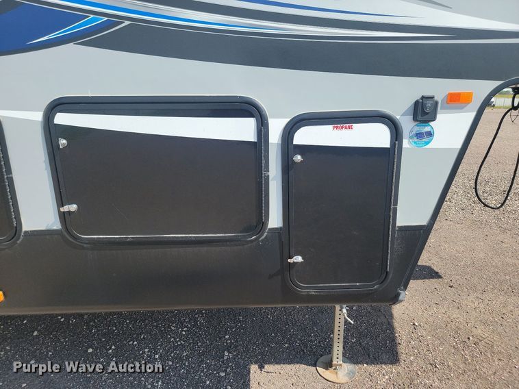 image for item LQ9235 2019 Artic Wolf 295QSL875  camper