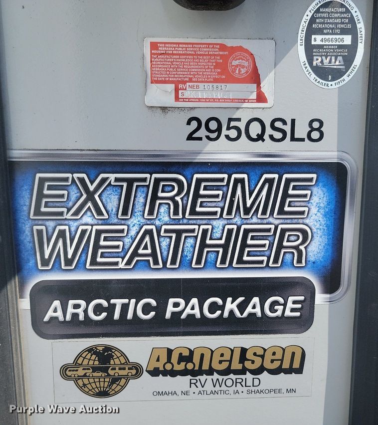 image for item LQ9235 2019 Artic Wolf 295QSL875  camper