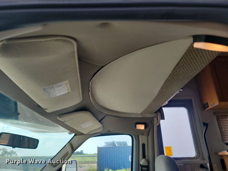 image for item LQ9236 2007 Winnebago Impulse  RV