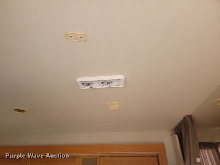 image for item LQ9236 2007 Winnebago Impulse  RV