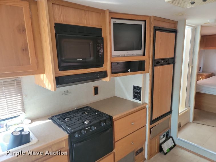 image for item LQ9236 2007 Winnebago Impulse  RV