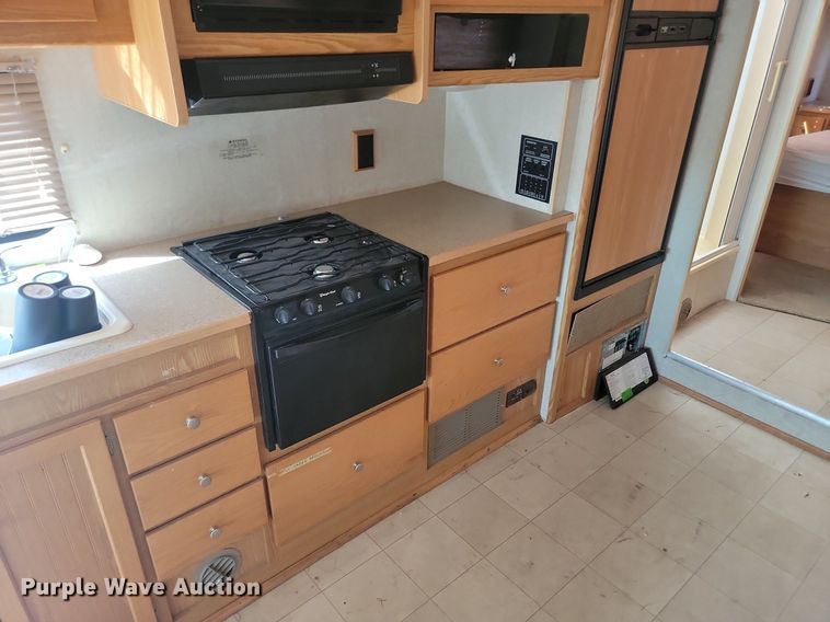 image for item LQ9236 2007 Winnebago Impulse  RV