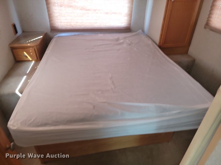 image for item LQ9236 2007 Winnebago Impulse  RV