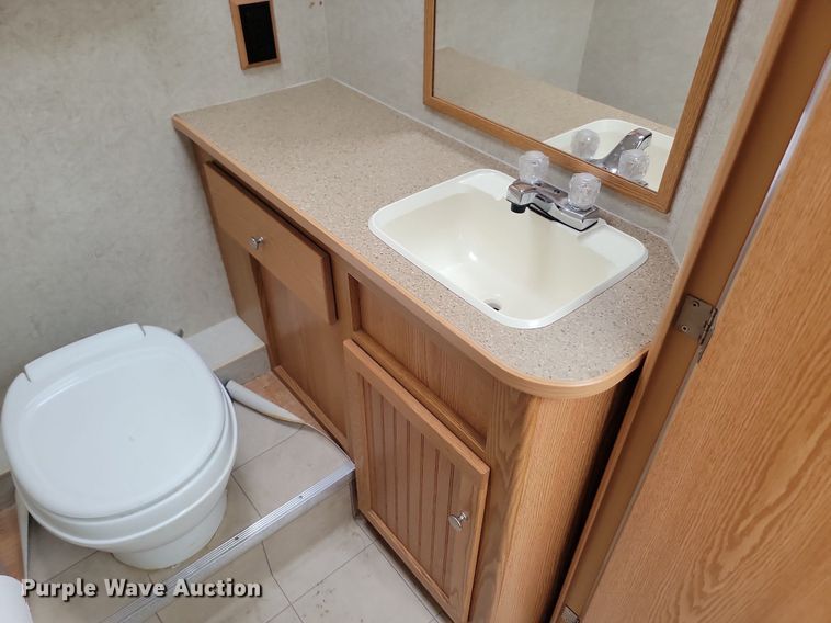 image for item LQ9236 2007 Winnebago Impulse  RV