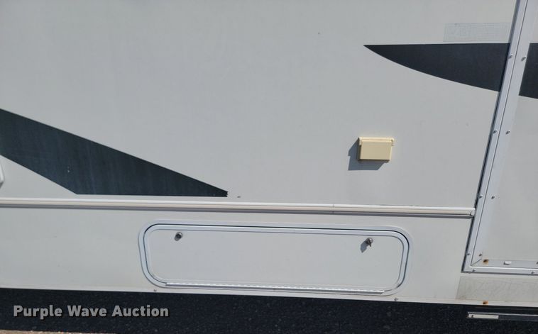 image for item LQ9236 2007 Winnebago Impulse  RV