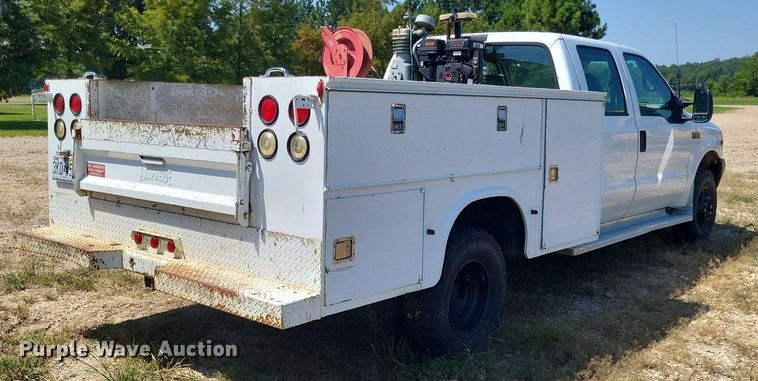 image for item LS9686 2001 Ford F350 Super Duty XL  Crew Cab utility bed pickup truck