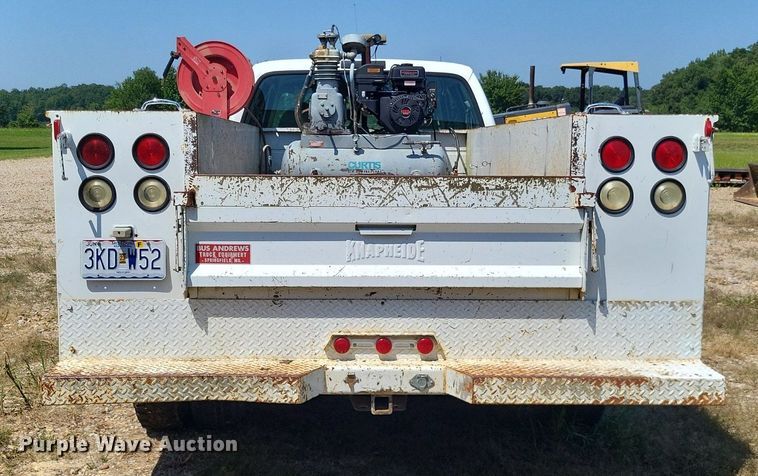 image for item LS9686 2001 Ford F350 Super Duty XL  Crew Cab utility bed pickup truck