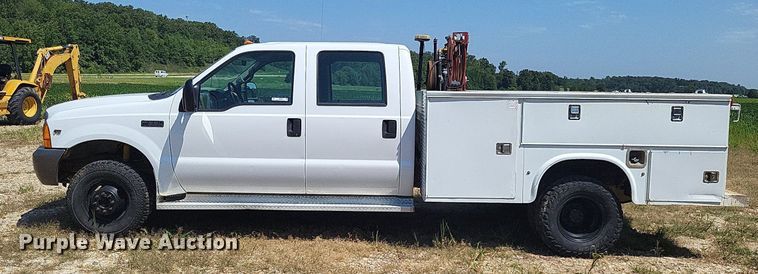 image for item LS9686 2001 Ford F350 Super Duty XL  Crew Cab utility bed pickup truck